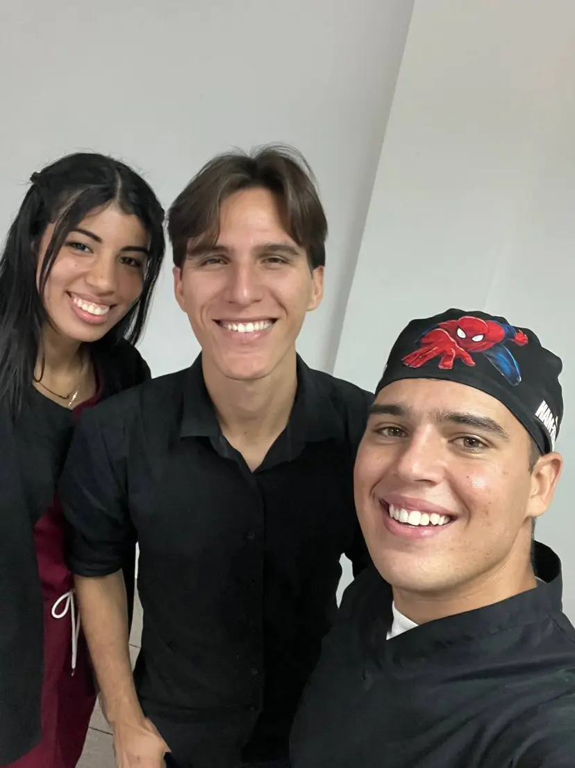 Equipo del consultorio odontológico del Dr. cabaña